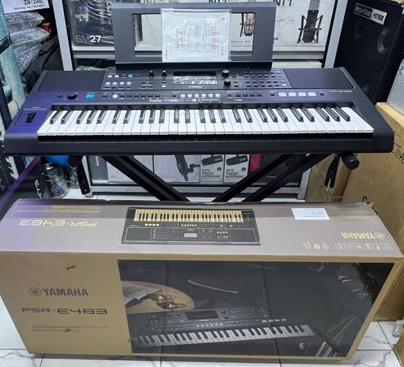 Yamaha psr E 483 portable 61 key keyboard